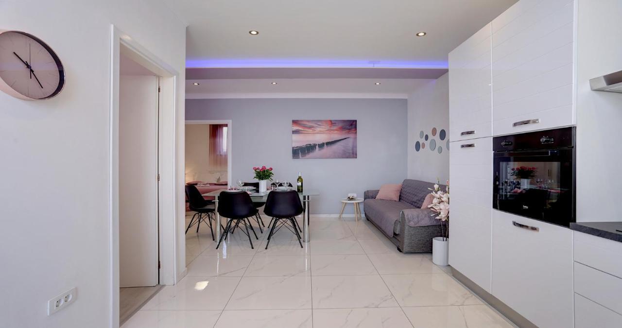 Adorable Apartment Ena Kastela Ngoại thất bức ảnh