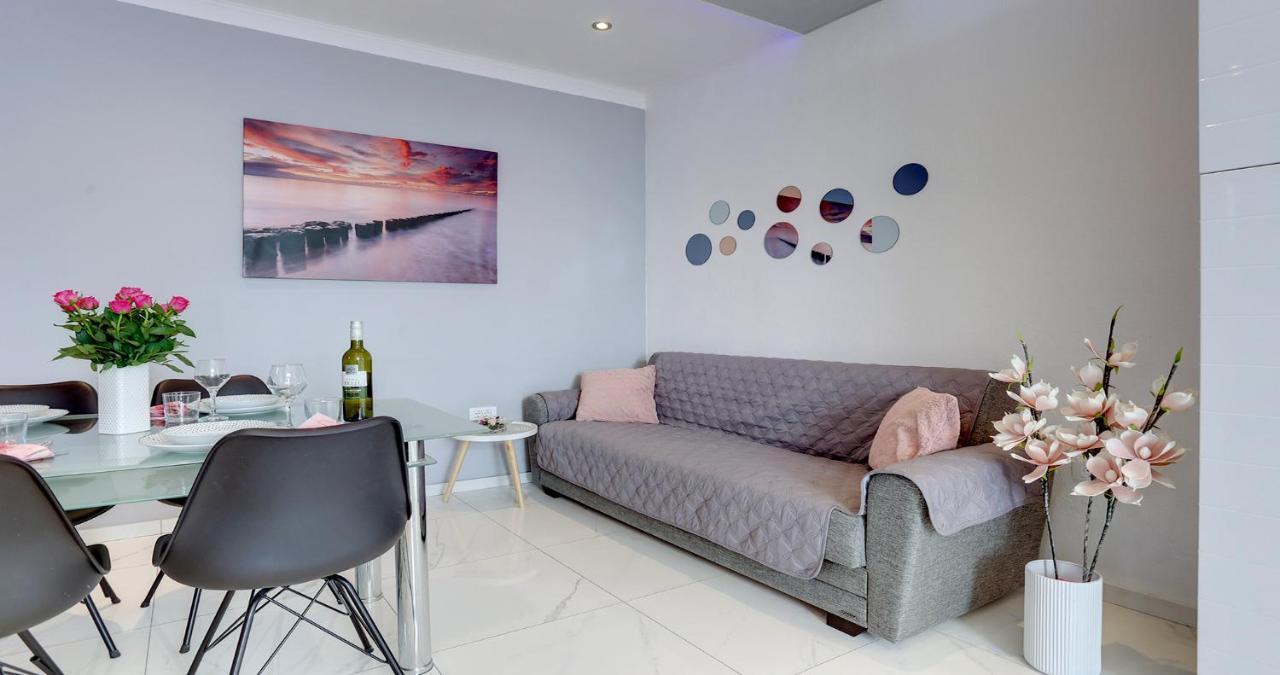 Adorable Apartment Ena Kastela Ngoại thất bức ảnh