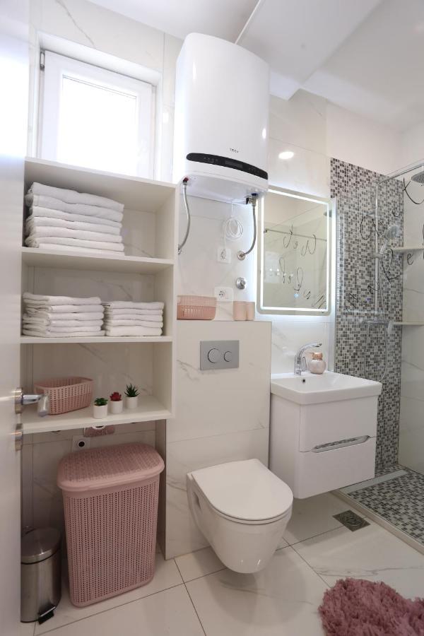 Adorable Apartment Ena Kastela Ngoại thất bức ảnh