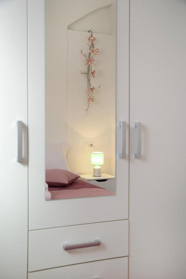 Adorable Apartment Ena Kastela Ngoại thất bức ảnh